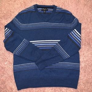 Men’s small sweater